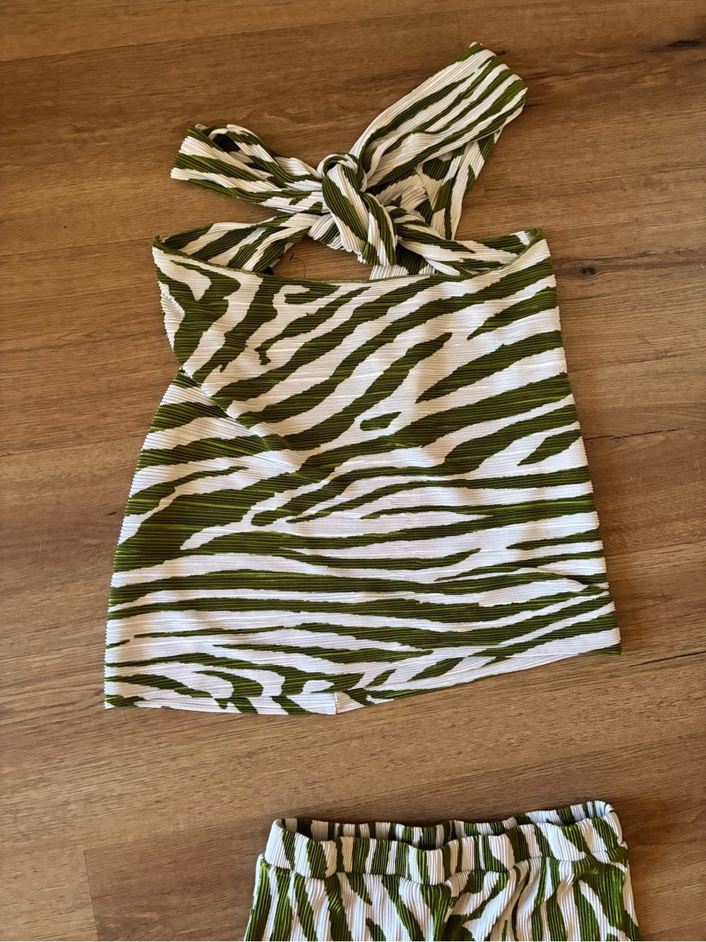 Fashion nova 2 piece set Green Zebra-Stripe Wide Leg Pants and top Women size xl - Picture 3 of 7